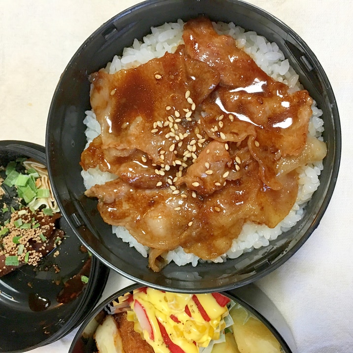 中からお肉っ！焼肉ダレでお弁当の豚こま丼♡